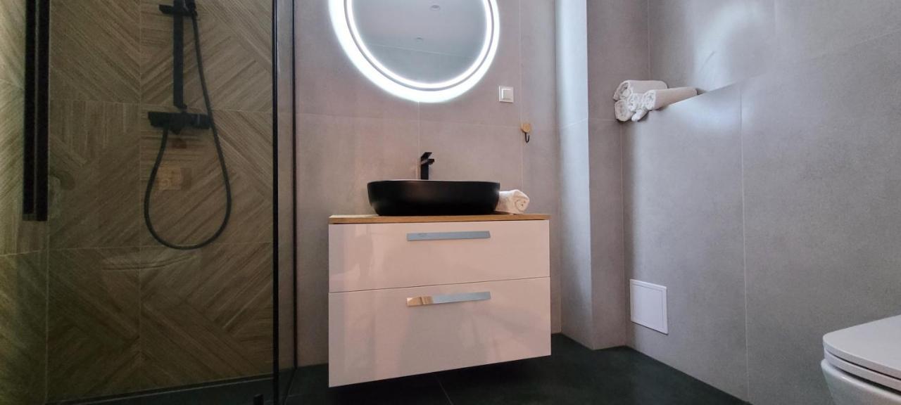 Sloneczny Apartament Z Ogrodkiem กดัญสก์ ภายนอก รูปภาพ