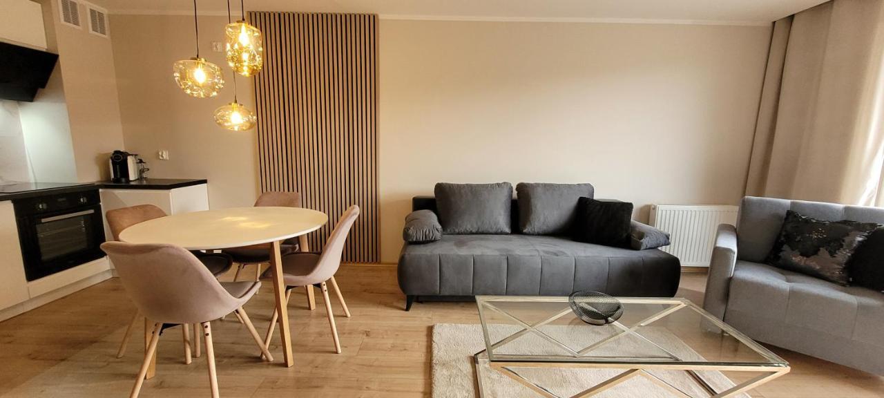 Sloneczny Apartament Z Ogrodkiem กดัญสก์ ภายนอก รูปภาพ